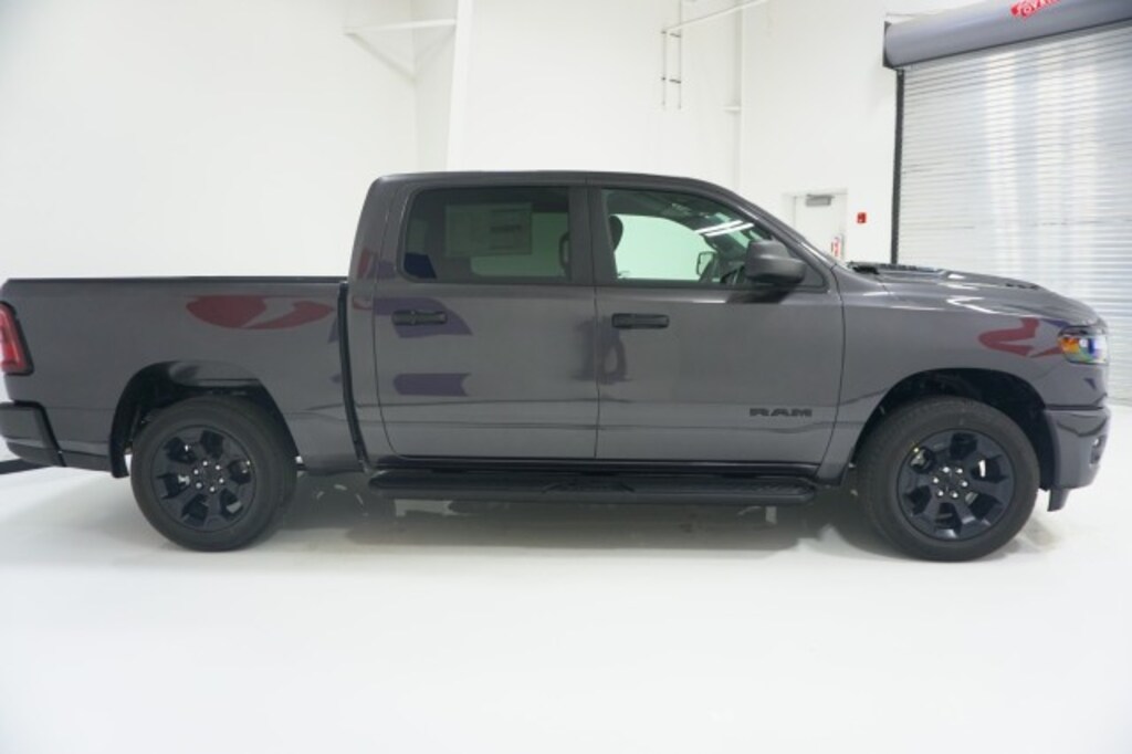 New 2026 Ram 1500 Express Crew Cab 4x4 5'7 Box Pickup