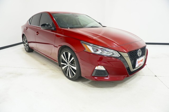 2022 Nissan Altima SR photo 3