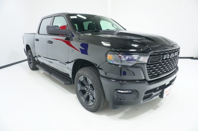 New 2027 Ram 1500 EXPRESS CREW CAB 4X4 5'7 BOX Pickup