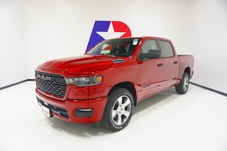 2026 Ram 1500 EXPRESS CREW CAB 4X2 5'7 BOX Pickup
