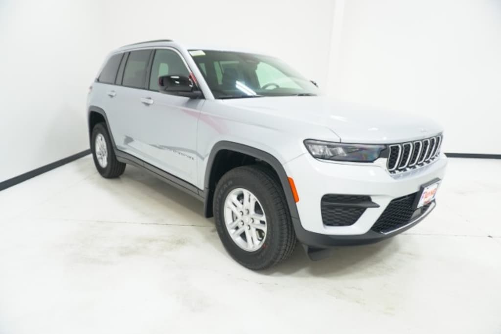 New 2025 Jeep Grand Cherokee LAREDO 4X2 Sport Utility