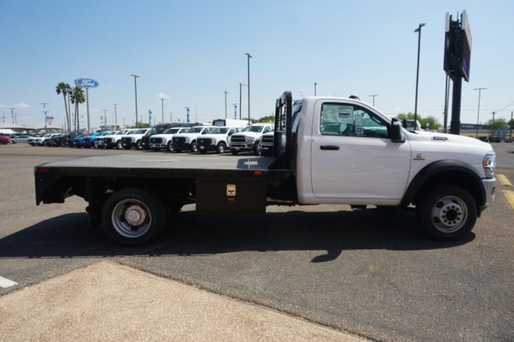 New 2024 Ram 4500 Chassis Cab TRADESMAN REGULAR 4X2 84' CA Pickup