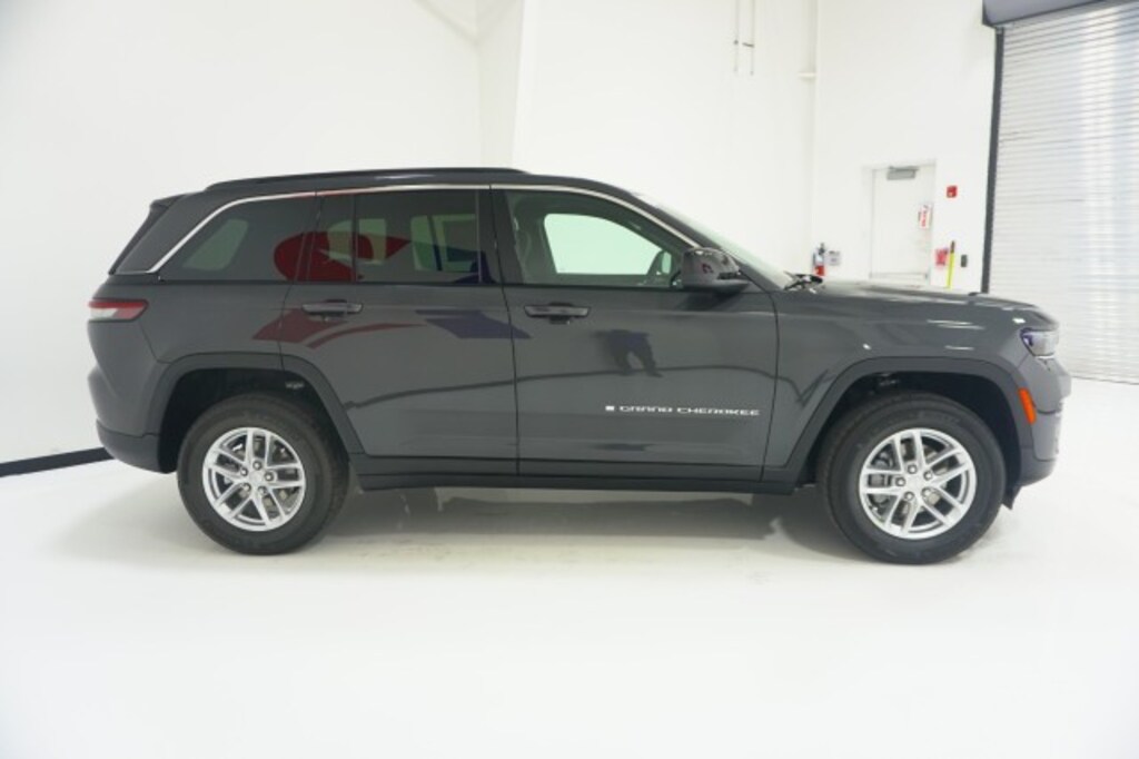 New 2026 Jeep Grand Cherokee LAREDO X 4X2 Sport Utility