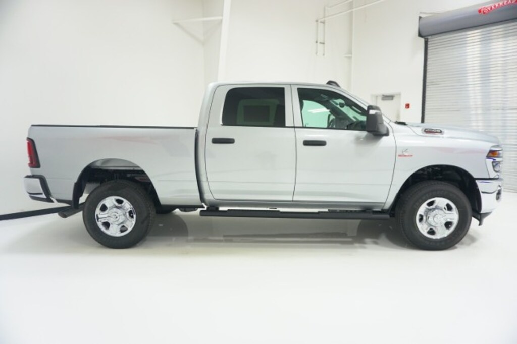 New 2026 Ram 2500 TRADESMAN CREW CAB 4X4 6'4 BOX Pickup