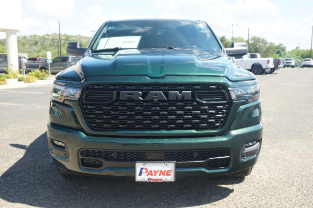 New 2027 Ram 1500 EXPRESS CREW CAB 4X2 5'7 BOX Pickup