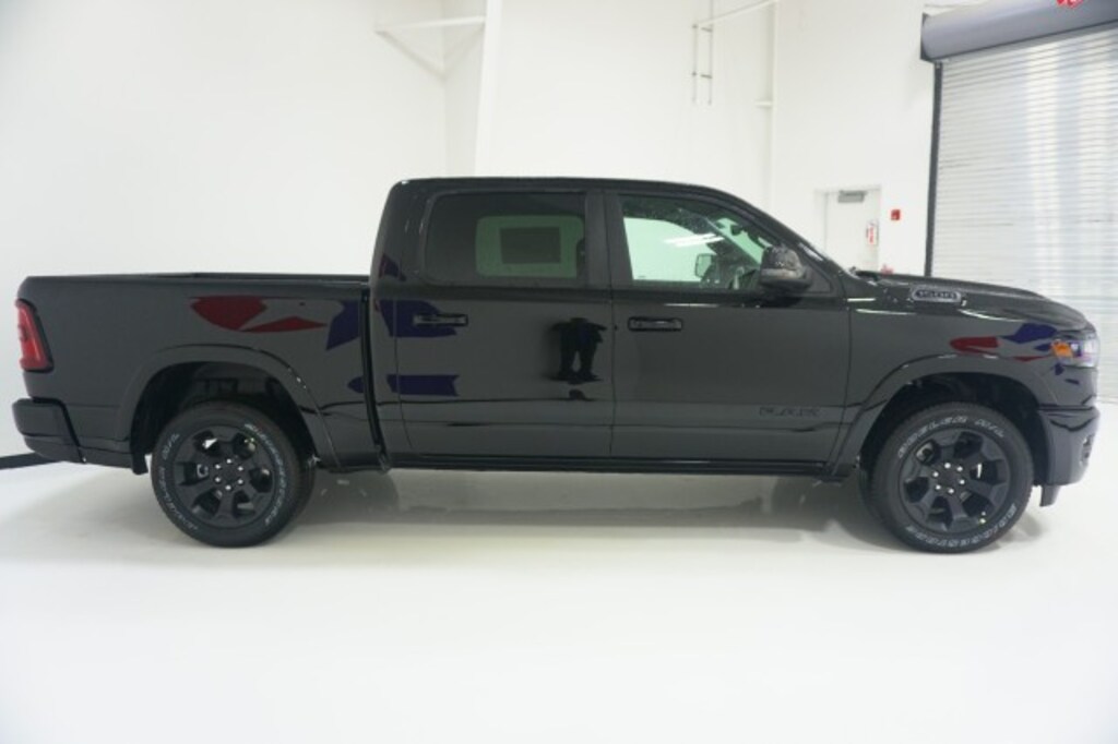 New 2026 Ram 1500 LONE STAR CREW CAB 4X2 5'7 BOX Pickup