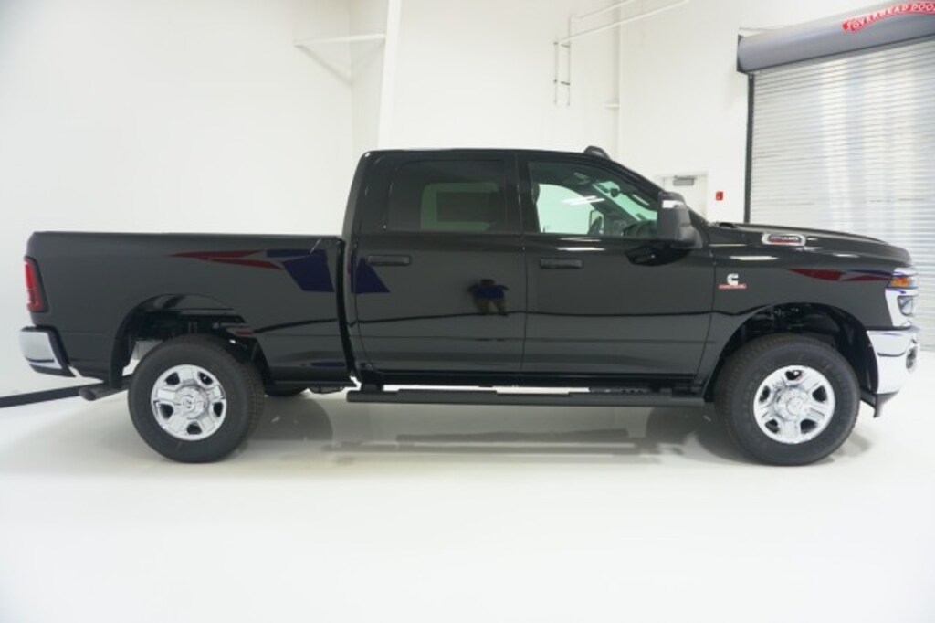 New 2026 Ram 2500 TRADESMAN CREW CAB 4X4 6'4 BOX Pickup