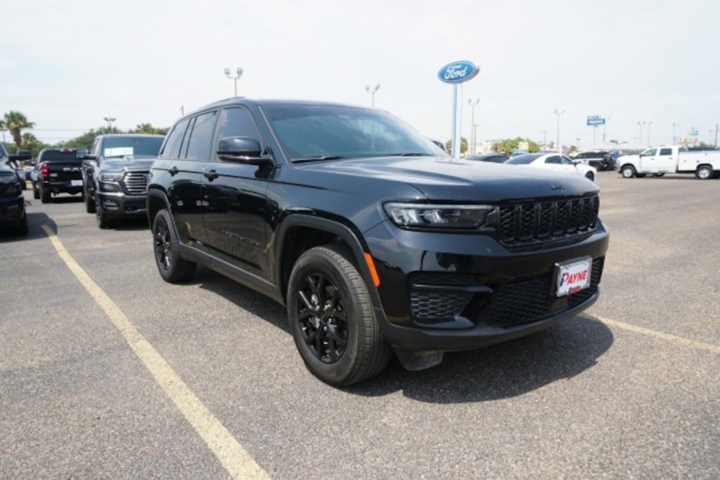 Used 2025 Jeep Grand Cherokee Altitude SUV