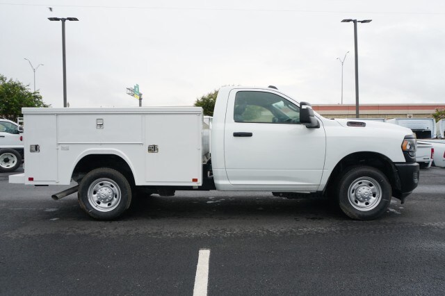 2024 Ram 2500 Tradesman photo 2