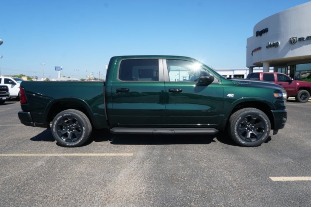 New 2026 Ram 1500 LONE STAR CREW CAB 4X4 5'7 BOX Pickup