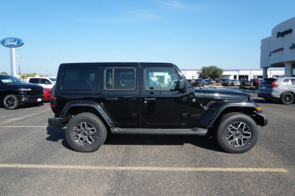New 2026 Jeep Wrangler 4-DOOR SAHARA Sport Utility