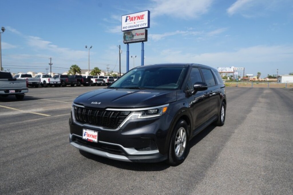 Used 2023 Kia Carnival LX Minivan/Van