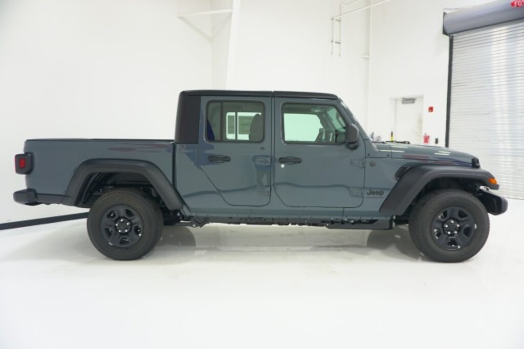 New 2026 Jeep Gladiator SPORT 4X4 Pickup