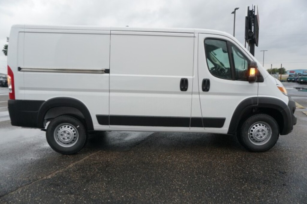 New 2025 Ram ProMaster PROMASTER 1500 TRADESMAN CARGO VAN LOW ROOF 136' W Cargo Van