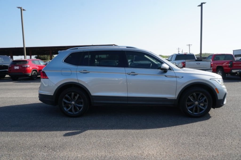 Used 2023 Volkswagen Tiguan SE SUV