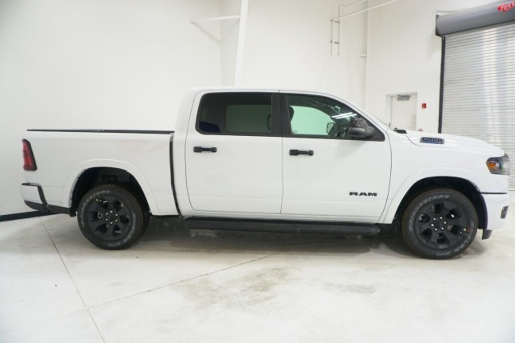 New 2026 Ram 1500 LONE STAR CREW CAB 4X2 5'7 BOX Pickup