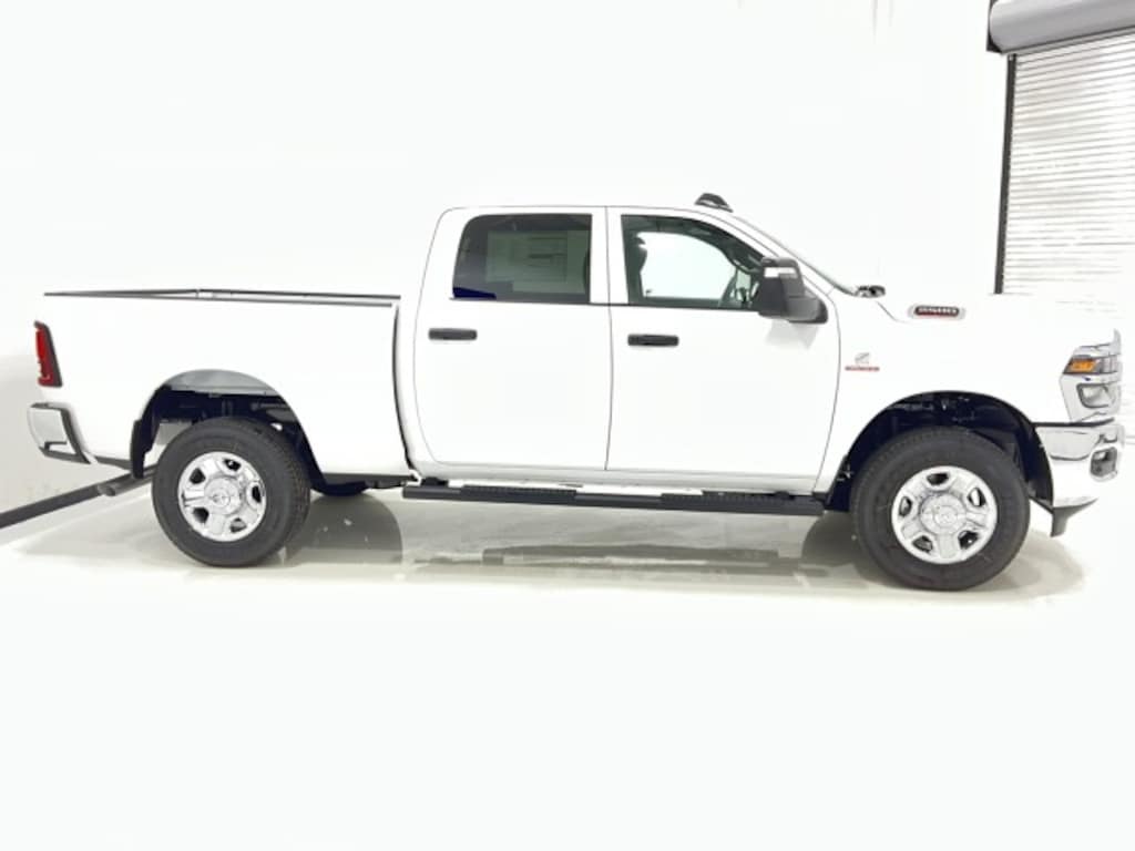 New 2026 Ram 2500 TRADESMAN CREW CAB 4X4 6'4 BOX Pickup