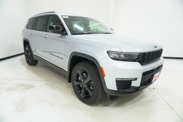 2025 Jeep Grand Cherokee Limited photo 3