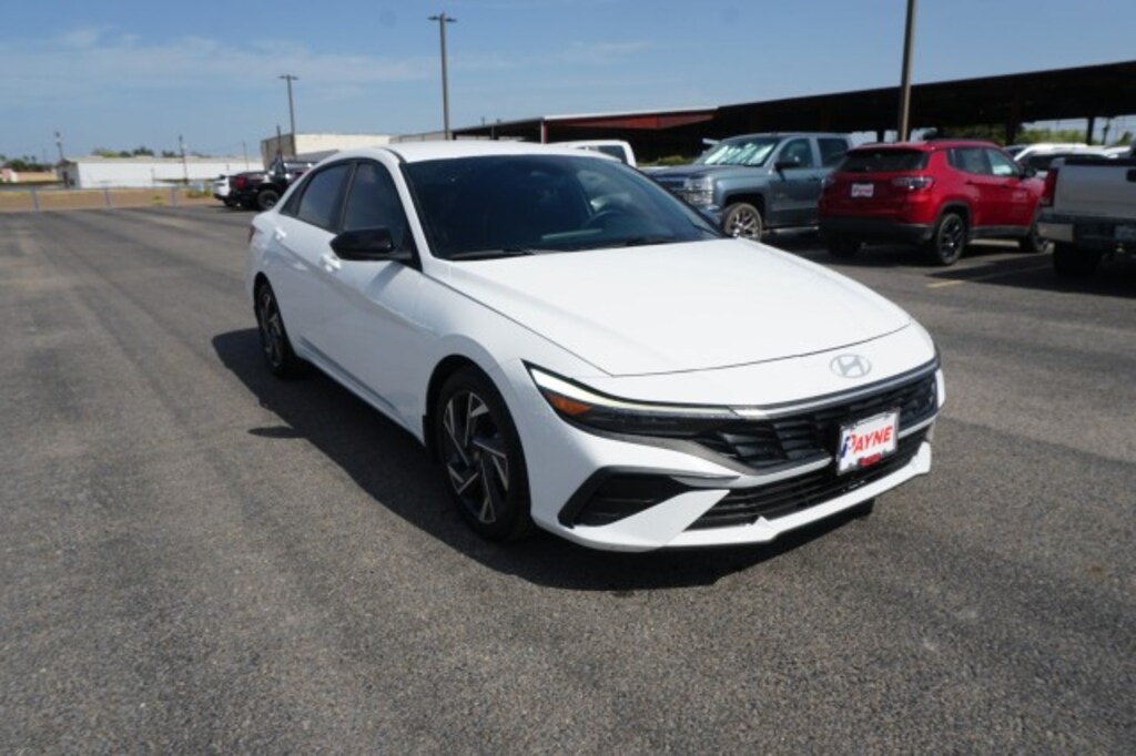 Used 2025 Hyundai Elantra SEL Convenience Sedan