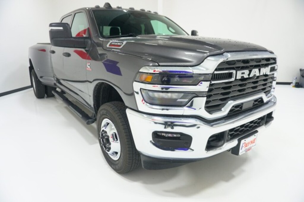 New 2026 Ram 3500 TRADESMAN CREW CAB 4X4 8' BOX Pickup