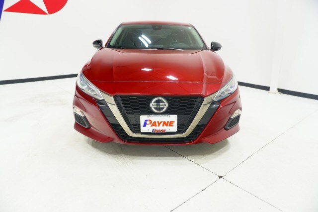 2022 Nissan Altima SR photo 2