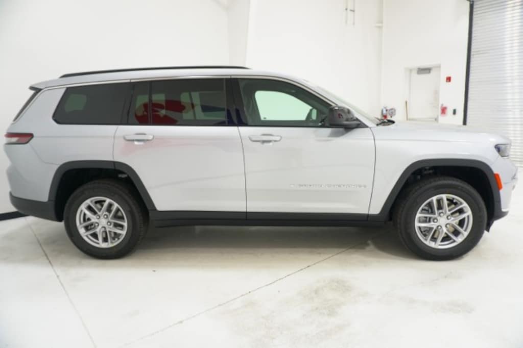 New 2025 Jeep Grand Cherokee L LAREDO X 4X4 Sport Utility