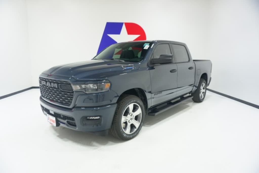 New 2026 Ram 1500 Express Crew Cab 4x2 5'7 Box Pickup