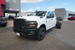 2026 Ram 3500 Chassis Cab TRADESMAN CREW   4X4 60' CA Pickup