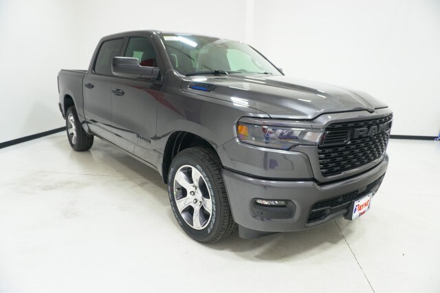 2025 Ram 1500 Tradesman photo 3