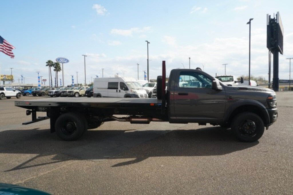 New 2026 Ram 5500 Chassis Cab TRADESMAN REGULAR 4X4 108' CA Pickup