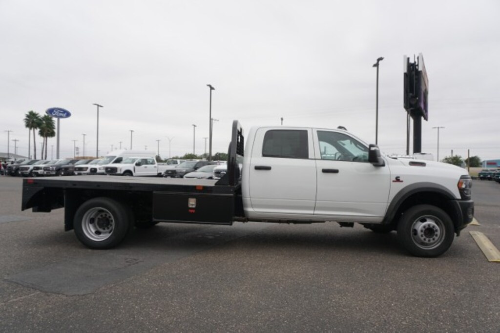 New 2024 Ram 5500 Chassis Cab 5500 TRADESMAN CHASSIS CREW CAB 4X4 84' CA Pickup