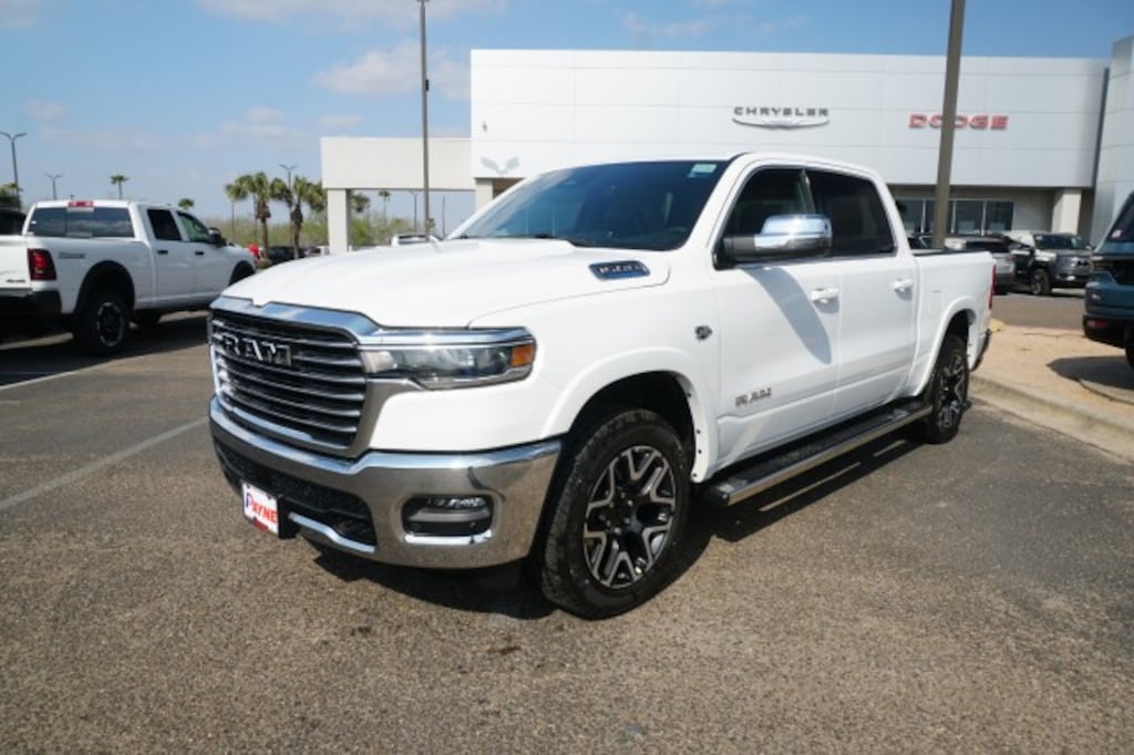 New 2026 Ram 1500 LARAMIE CREW CAB 4X4 5'7 BOX Pickup