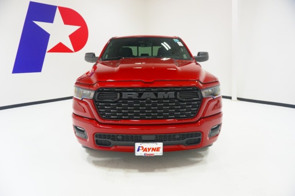 New 2026 Ram 1500 EXPRESS CREW CAB 4X2 5'7 BOX Pickup
