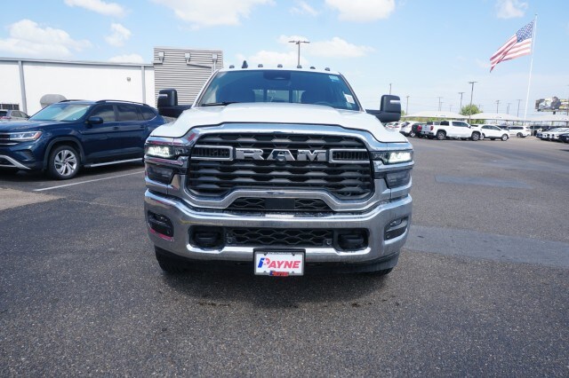 2025 Ram 3500 Tradesman photo 2