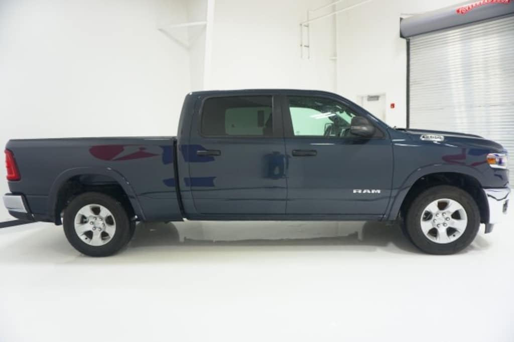 New 2026 Ram 1500 LONE STAR CREW CAB 4X4 6'4 BOX Pickup