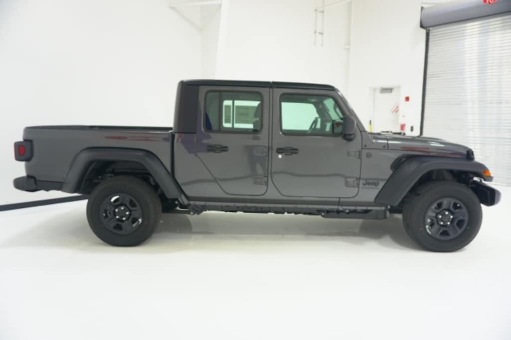 New 2026 Jeep Gladiator SPORT 4X4 Pickup