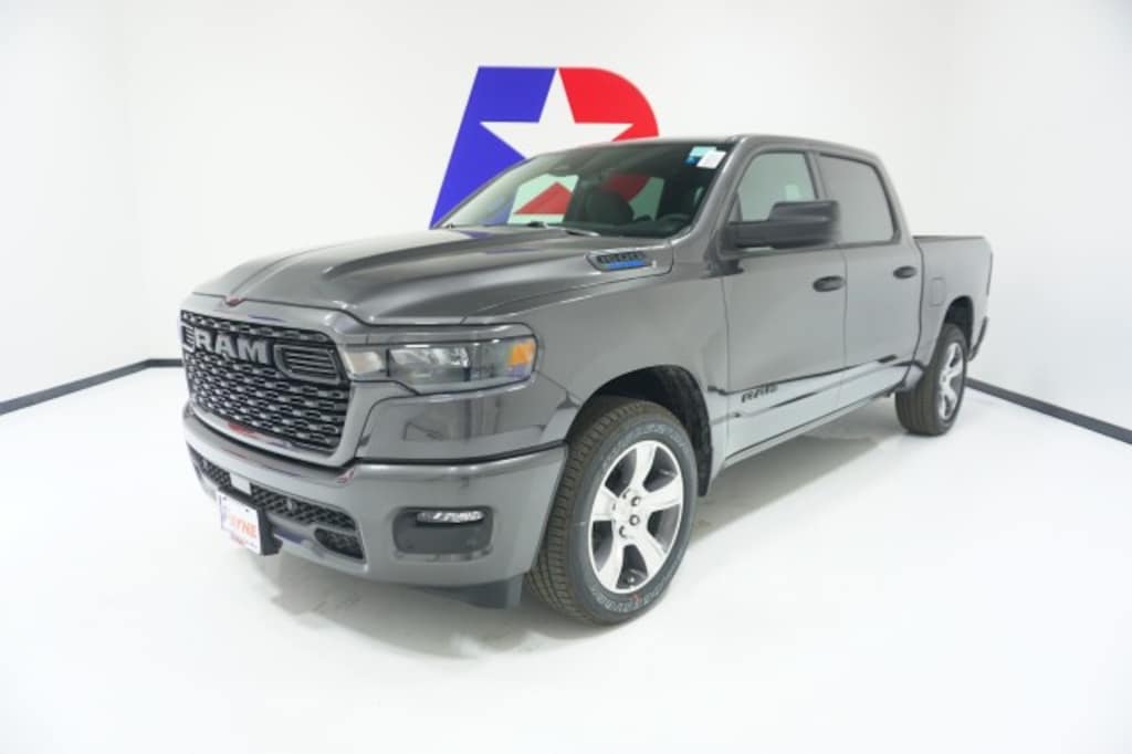 New 2026 Ram 1500 Express Crew Cab 4x2 5'7 Box Pickup