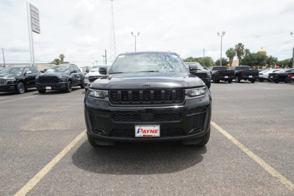 New 2026 Jeep Grand Cherokee LAREDO ALTITUDE 4X2 Sport Utility