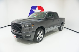 2026 Ram 1500 EXPRESS CREW CAB 4X2 5'7 BOX Pickup