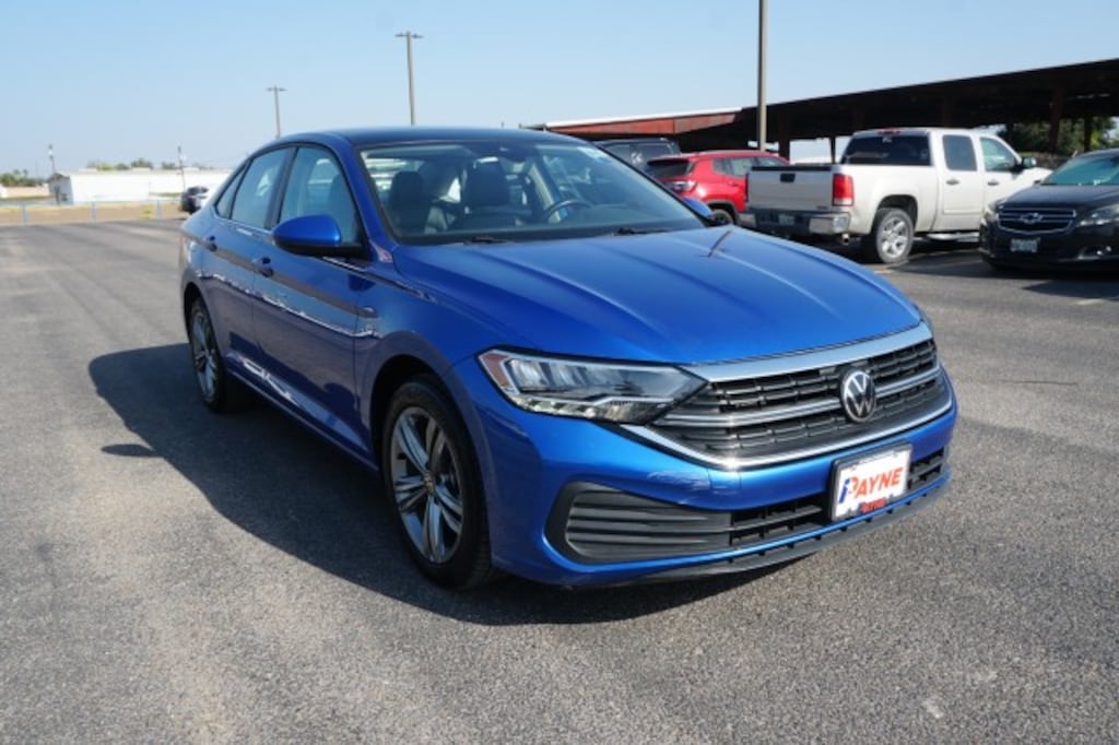 Used 2024 Volkswagen Jetta SE Sedan