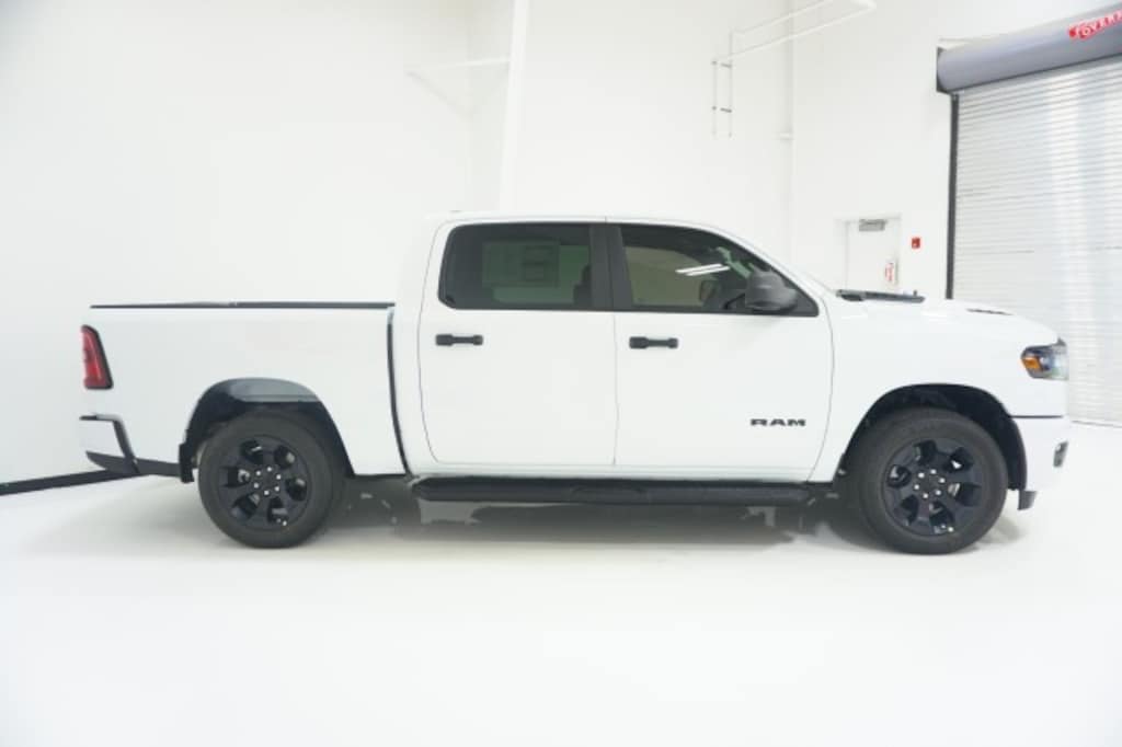 New 2026 Ram 1500 Express Crew Cab 4x4 5'7 Box Pickup