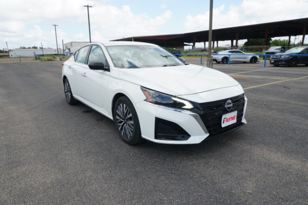 Used 2025 Nissan Altima SV Sedan