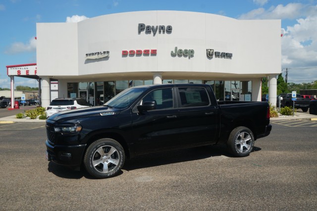 2027 Ram 1500 EXPRESS CREW CAB 4X2 5'7 BOX Pickup