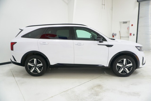 2023 Kia Sorento S photo 4