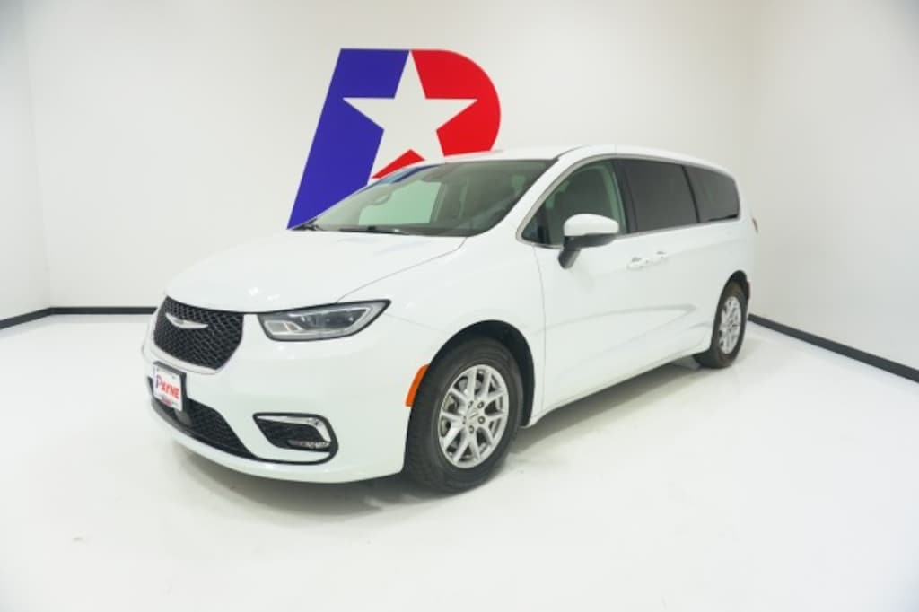 Used 2023 Chrysler Pacifica Touring L Minivan/Van