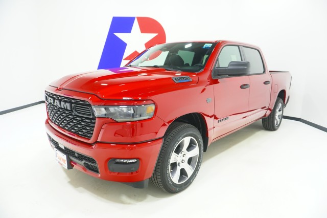 New 2027 Ram 1500 EXPRESS CREW CAB 4X2 5'7 BOX Pickup
