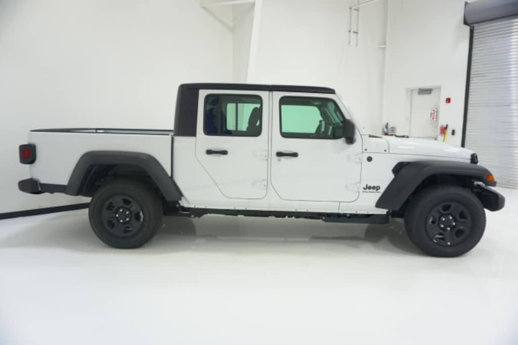New 2026 Jeep Gladiator Sport 4x4 Pickup