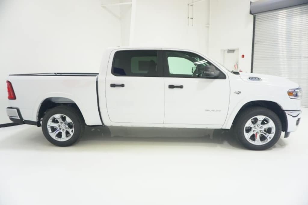 New 2026 Ram 1500 LONE STAR CREW CAB 4X2 5'7 BOX Pickup