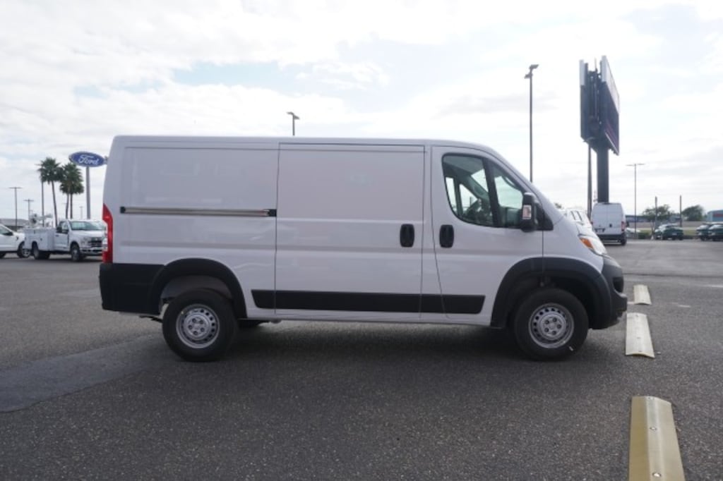New 2025 Ram ProMaster PROMASTER 1500 TRADESMAN CARGO VAN LOW ROOF 136' W Cargo Van