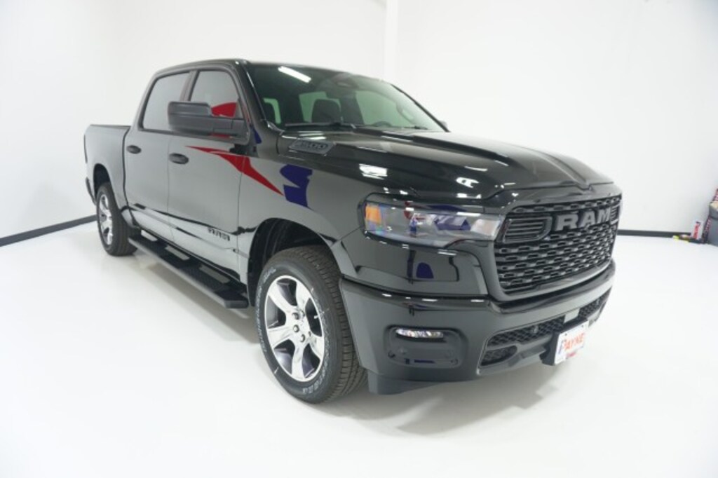 New 2026 Ram 1500 Express Crew Cab 4x2 5'7 Box Pickup